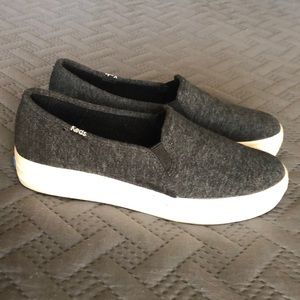 Like new slip on platform shoes